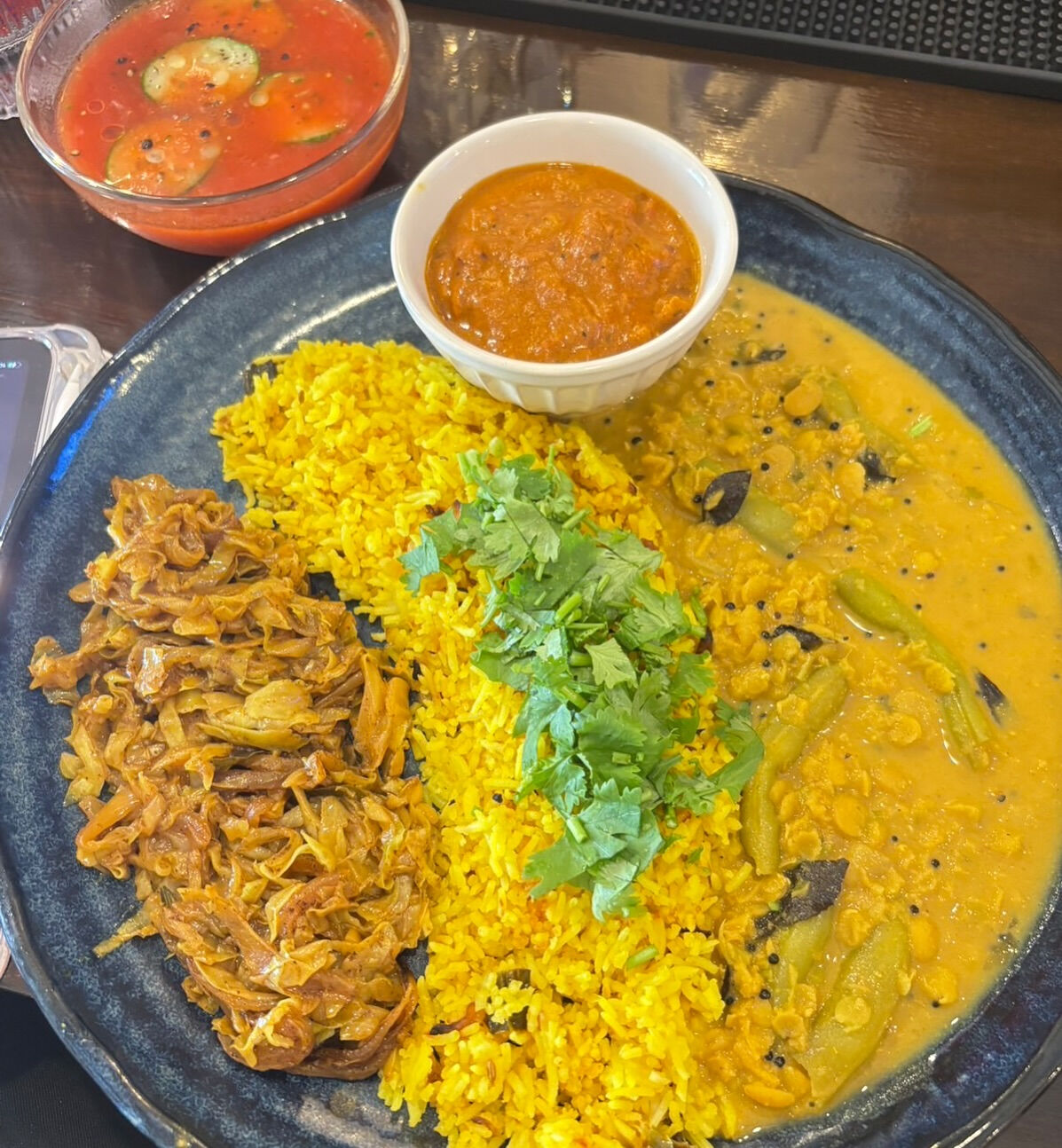 こちらは平日ランチ11－15時限定のミールズカレーです
