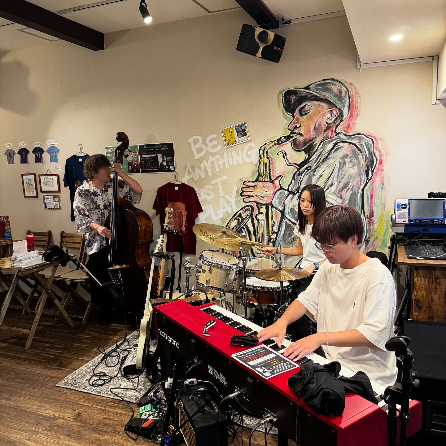 9/5 MUSIC NIGHT OF FRIDAY 11th