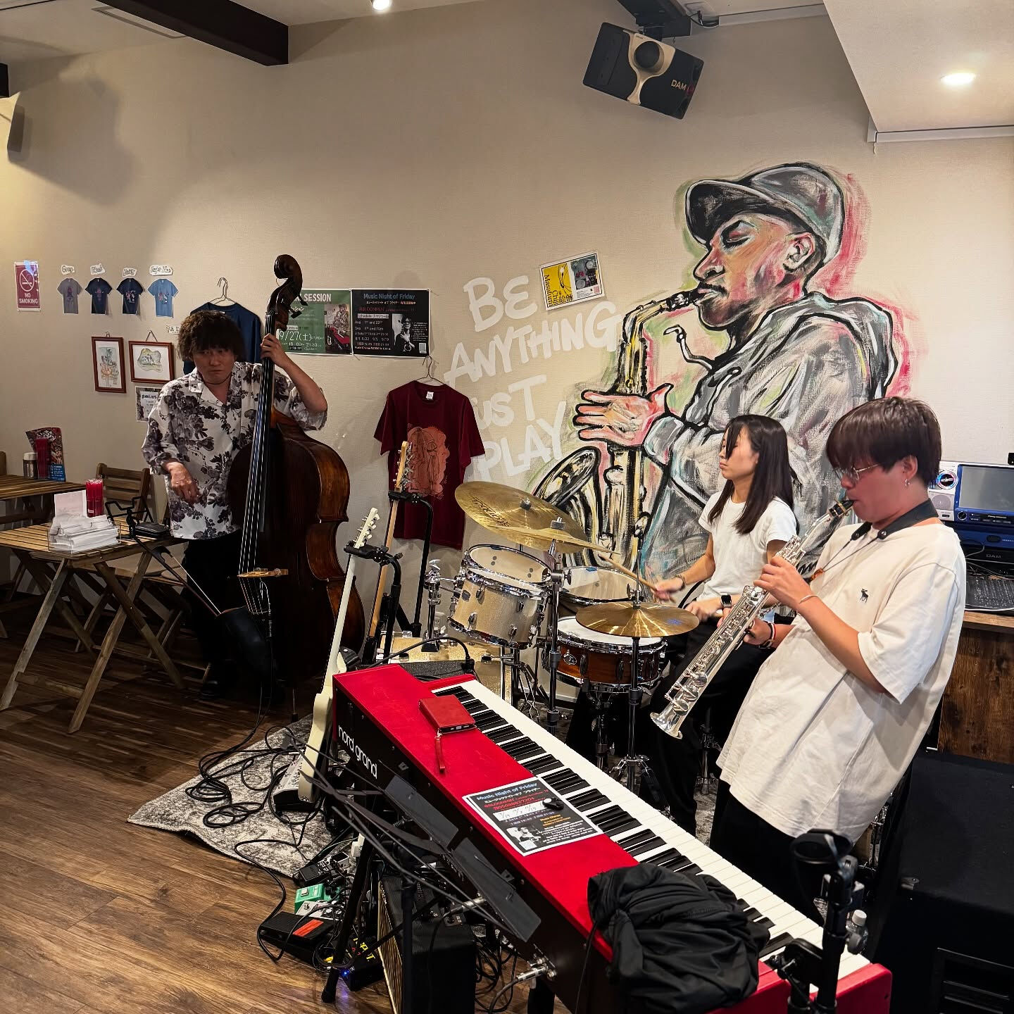 9/5 MUSIC NIGHT OF FRIDAY 11th