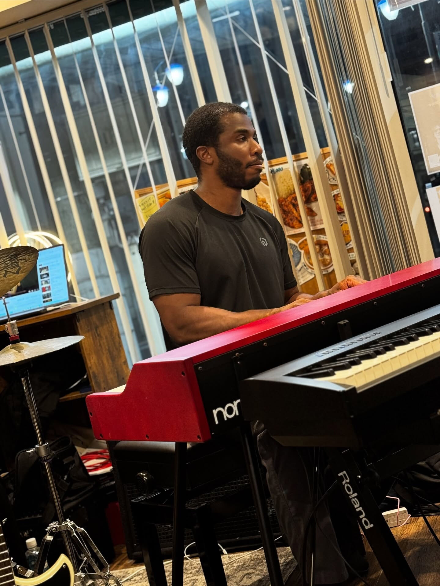 10/3 Music Night Of Friday 