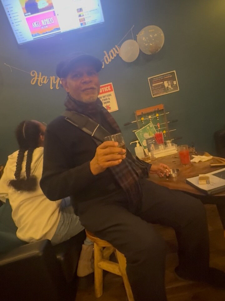 横須賀汐入駅前カフェバー、