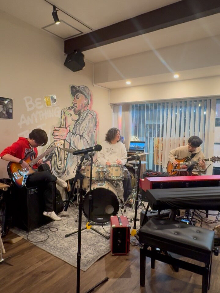 Music Night Of Friday 2/6 より 次