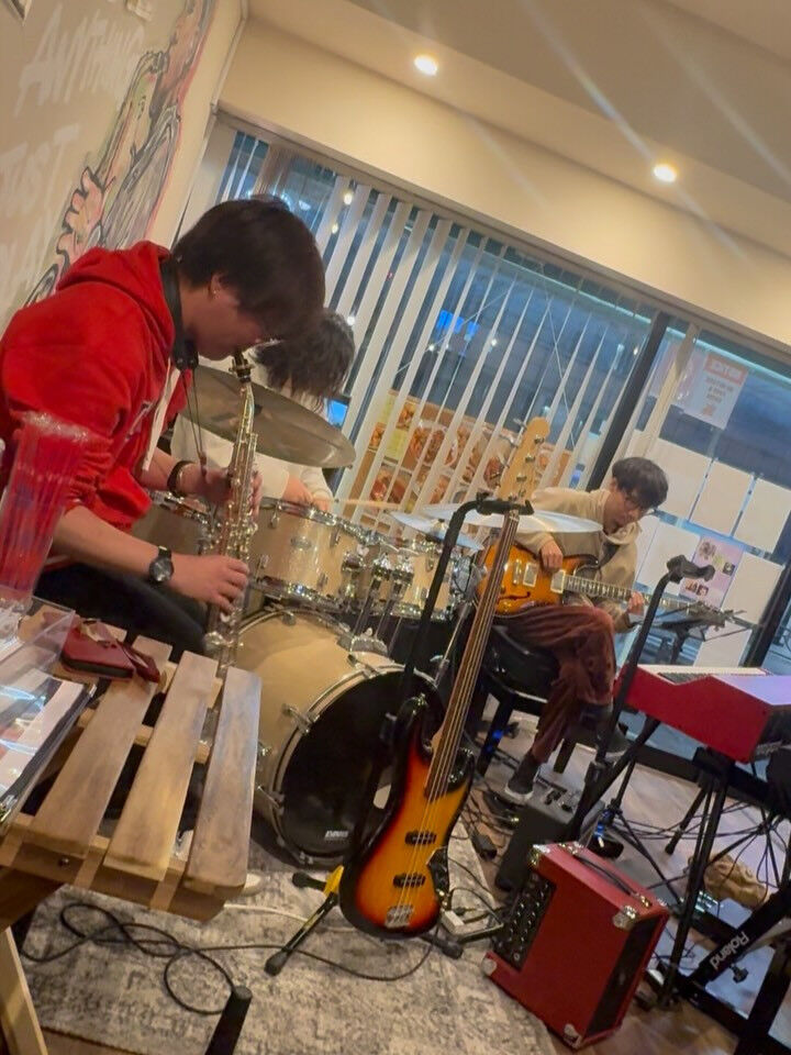 Music Night Of Friday 2/6 より 次
