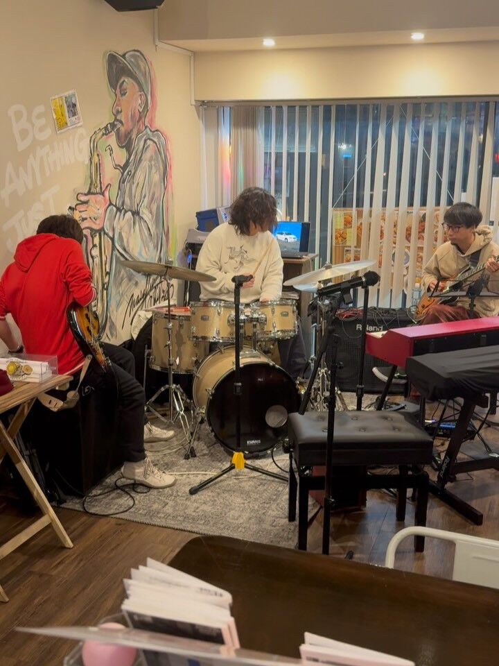 Music Night Of Friday 2/6 より 次