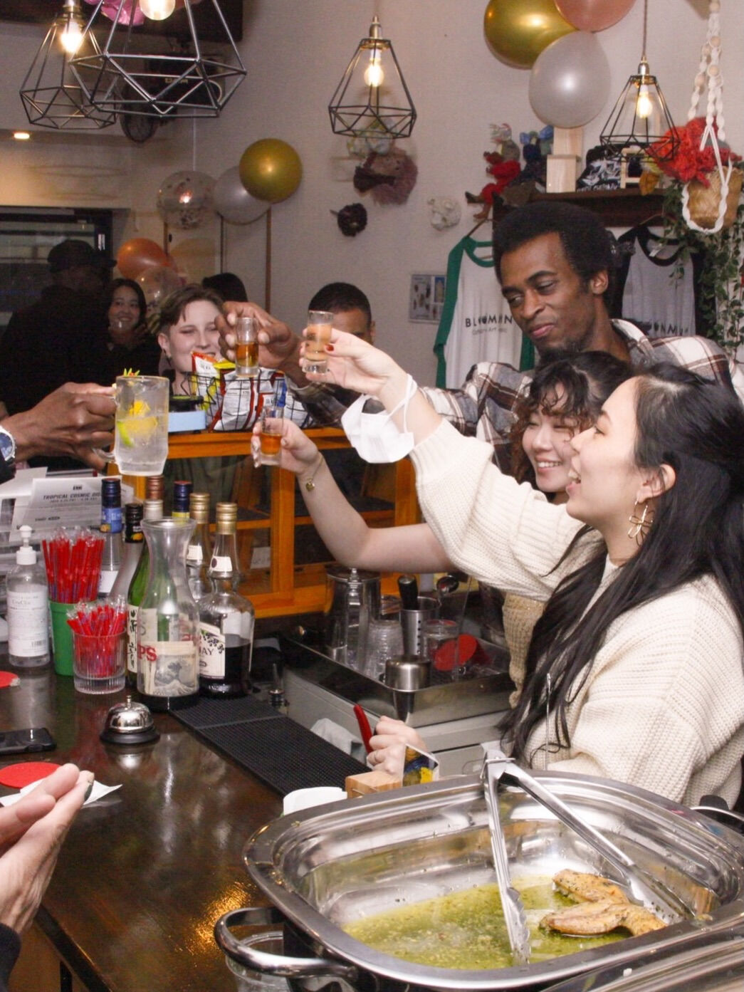 横須賀汐入駅前カフェバー、
